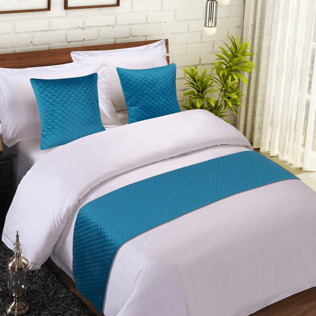 Velvet Bed Runner – Luxurious Soft Finish for Premium Bedroom Styling