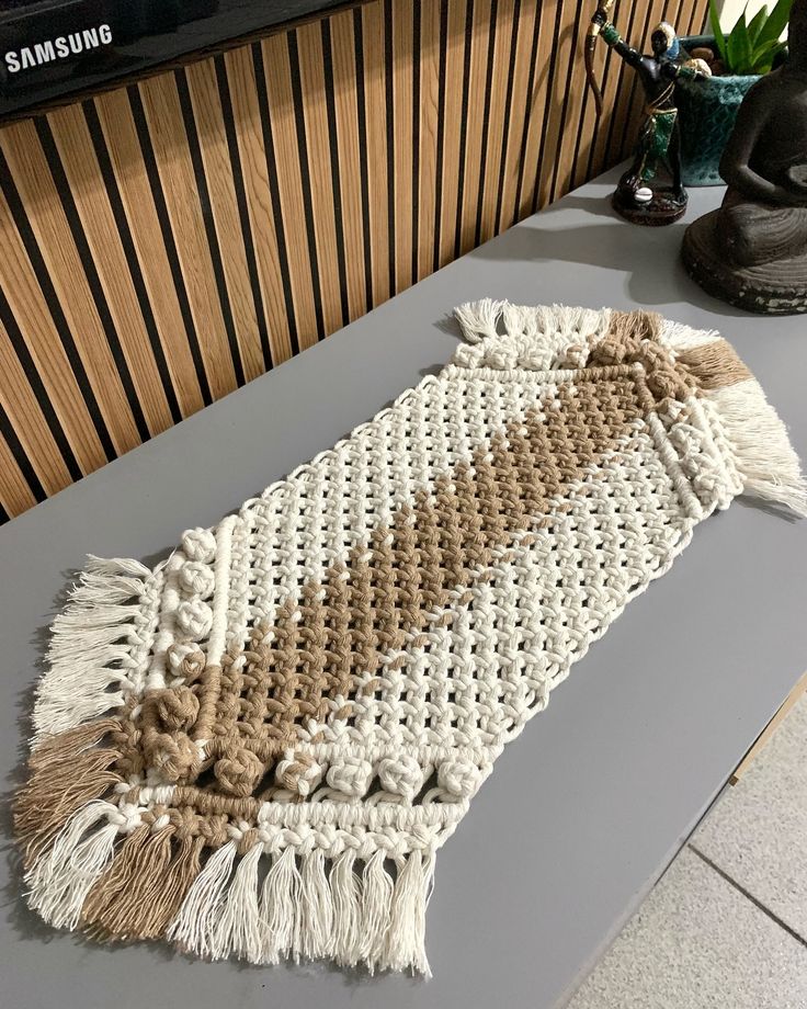 Macrame Table Runner - 104